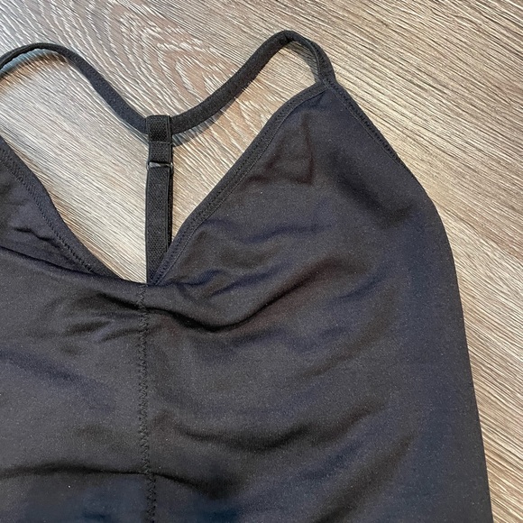 2 for $18 🦾 Fabletics Seamless Midi Sports Bra - Picture 3 of 10
